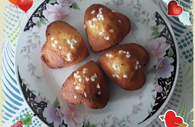 Petits gâteaux au yaourt de brebis et zeste d'orange