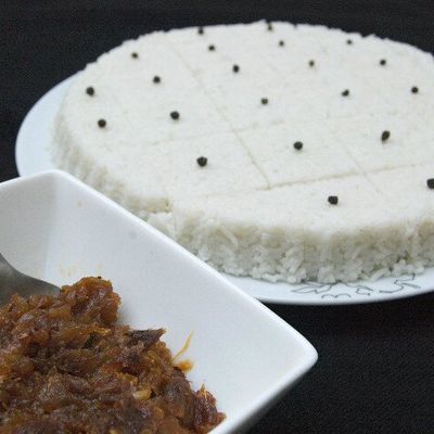 Kiribath (milk rice) et Onion Sambol, un petit déjeuner à la Sri Lankaise