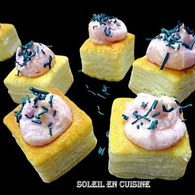 Mini bouchées feuilletées carrées au Tamara / spiruline / huile de poisson oméga 3