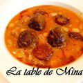 Soupe ou potée aux haricots blancs et rouges, boulettes de viandes et chorizo