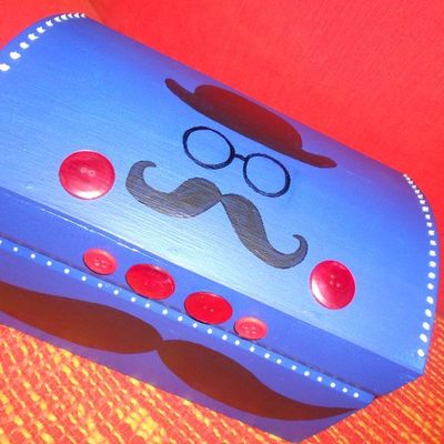 Boite à bijoux "London Moustache"