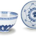 A pair of blue and white 'Lotus' bowls, Qing dynasty, Kangxi period (1662-1722)