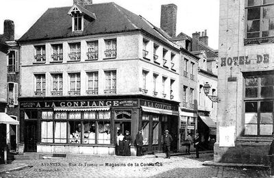 AVESNES SUR HELPE - La Grand'Place