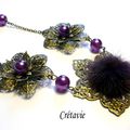 Collier rétro-vintage, estampe, pompon, fourrure, verre, violet