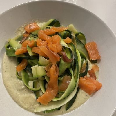 Tagliatelles de courgettes au dés de saumon