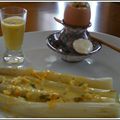 Asperges violettes au beurre d'orange et basilic