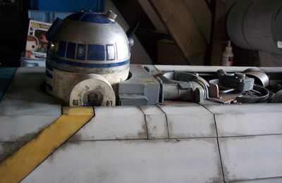 cockpit x-wing 1/4: chapitre 5: R2D2 et détail arrière.