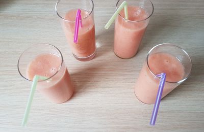 SMOOTHIE BANANE, POMME ET PAMPLEMOUSSE