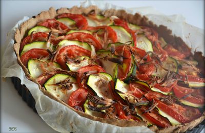 TARTE FINE TOMATE, COURGETTE, FETA ET ÉCHALOTE