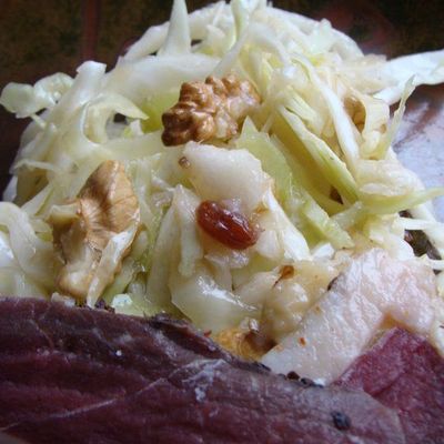 Salade chou, poire, magret séché... un peu de fraicheur après les Agapes