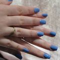 Vernis bleu