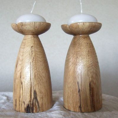 Bougeoirs en chêne échauffé