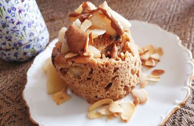 MUG CAKE POIRE-AMANDES