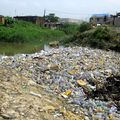 Kinshasa: des déchets industriels déversés à Ngiri-Ngiri