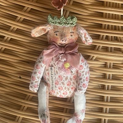 Petite broche Farfalou...Rillette la reine des cochons..(10cm)