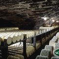 Incontournable dans l'Aveyron, la visite des caves Roquefort Société