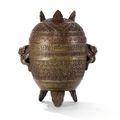 A rare bronze tripod vessel and cover, xing, Qianlong six-character cast seal marks and of the period (1736-1795)