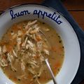 Soupe citronnée aux petits légumes, au poulet et aux pates orzo