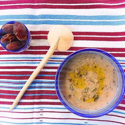 Hsouwa : recette traditionnelle de la soupe à base d’orge (belboula) et de plantes