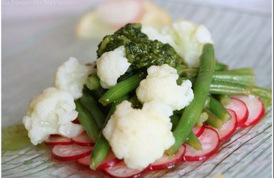 Salade de radis, chou-fleur et haricots verts (pesto de persil)