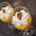 Mousse de carottes accompagnée d'une chantilly aux noix