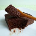 "brownie" cru cacao figue noisette superfondant avec psyllium et huile de coco (diététique, végan, sans sucre ni beurre ni oeuf)