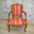 Fauteuil Louis XV modèle enfant