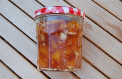 Confiture nectarine et amandes