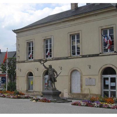 DEMOUVILLE coté Hotel de Ville