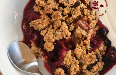 CRUMBLE PRUNE ROUGE, CASSIS & GROSEILLE