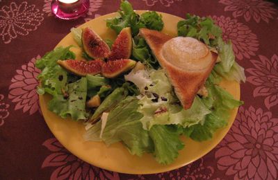 Salade aux figues et cabecou