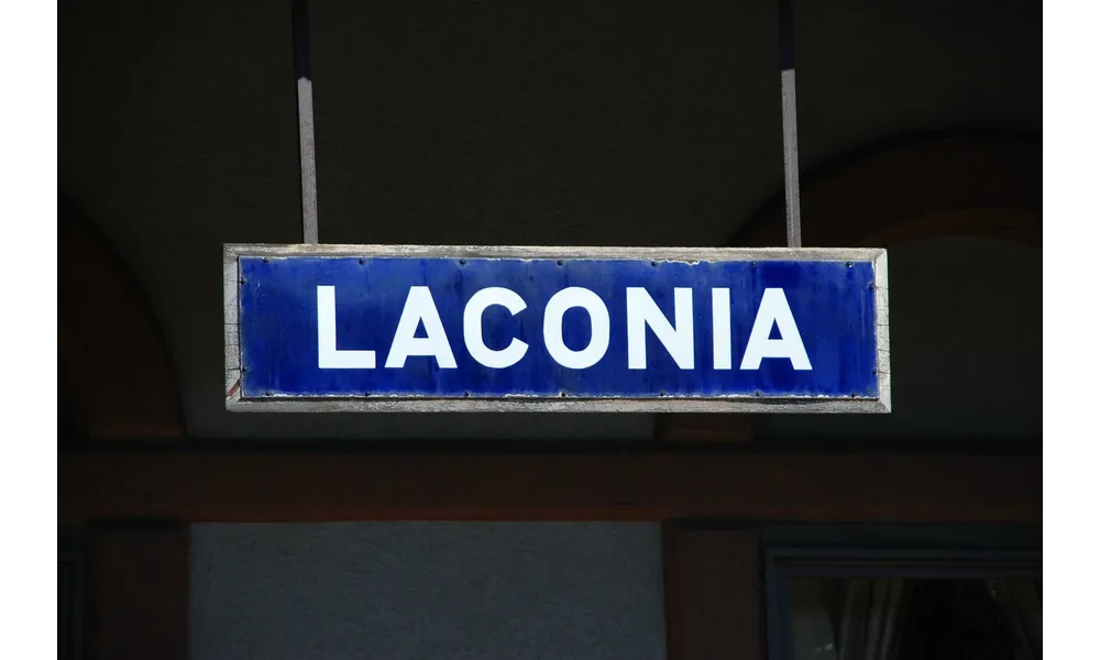 Dog-friendly restaurant : Laconia Local Eatery (english)