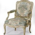 Exceptionnel fauteuil à châssis en bois relaqué. Estampille de Nicolas Quinibert Foliot. Epoque Louis XV