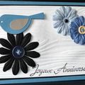 Chasse aux oeufs ... des consignes ... des fleurs ... un oiseau ... une carte d'anniversaire en bleu et blanc !