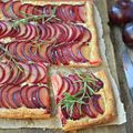 Tarte feuilletée express {prunes & romarin} #vegan 