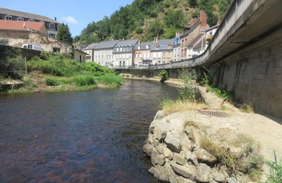Vues de la rivière à Aubusson (Creuse) le 1er août 2024