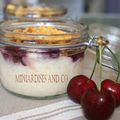 VERRINE DE SEMOULE AU LAIT ET COMPOTEE DE CERISE FACON CRUMBLE