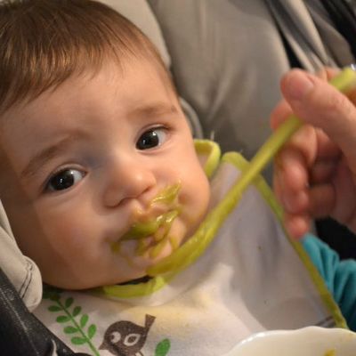 Je mange des petits pots (depuis l'age de 4 mois déjà)