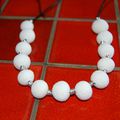mes créations fimo...collier perles blanches au sel