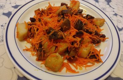 Salade tiède de pommes de terre et carottes râpées aux champignons et au chorizo