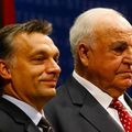 Viktor Orban soutenu par Helmut Kohl ?