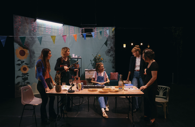 Rencontre avec Mélissa Zehner, autrice et metteuse en scène de « La nuit se lève » : Une autrice est née avec une écriture salvatrice et d’utilité publique  – Théâtre Paris La Villette (Paris)