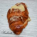 Croissant fourré béchamel-jambon