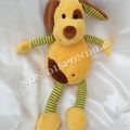 Doudou Peluche Chien Jaune Cocard Marron Rayures Gris Carrefour