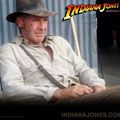 Indiana Jones ainsi qu'un crâne en verre magique