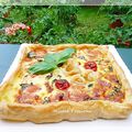 Une tarte moutarde au basilc comté et tomates....