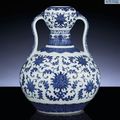 A fine and very rare blue and white double-gourd vase. Qianlong six-character sealmark and of the period (1736-1795) 