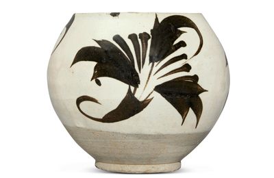 A painted 'Cizhou' 'floral' jar, Northern Song dynasty